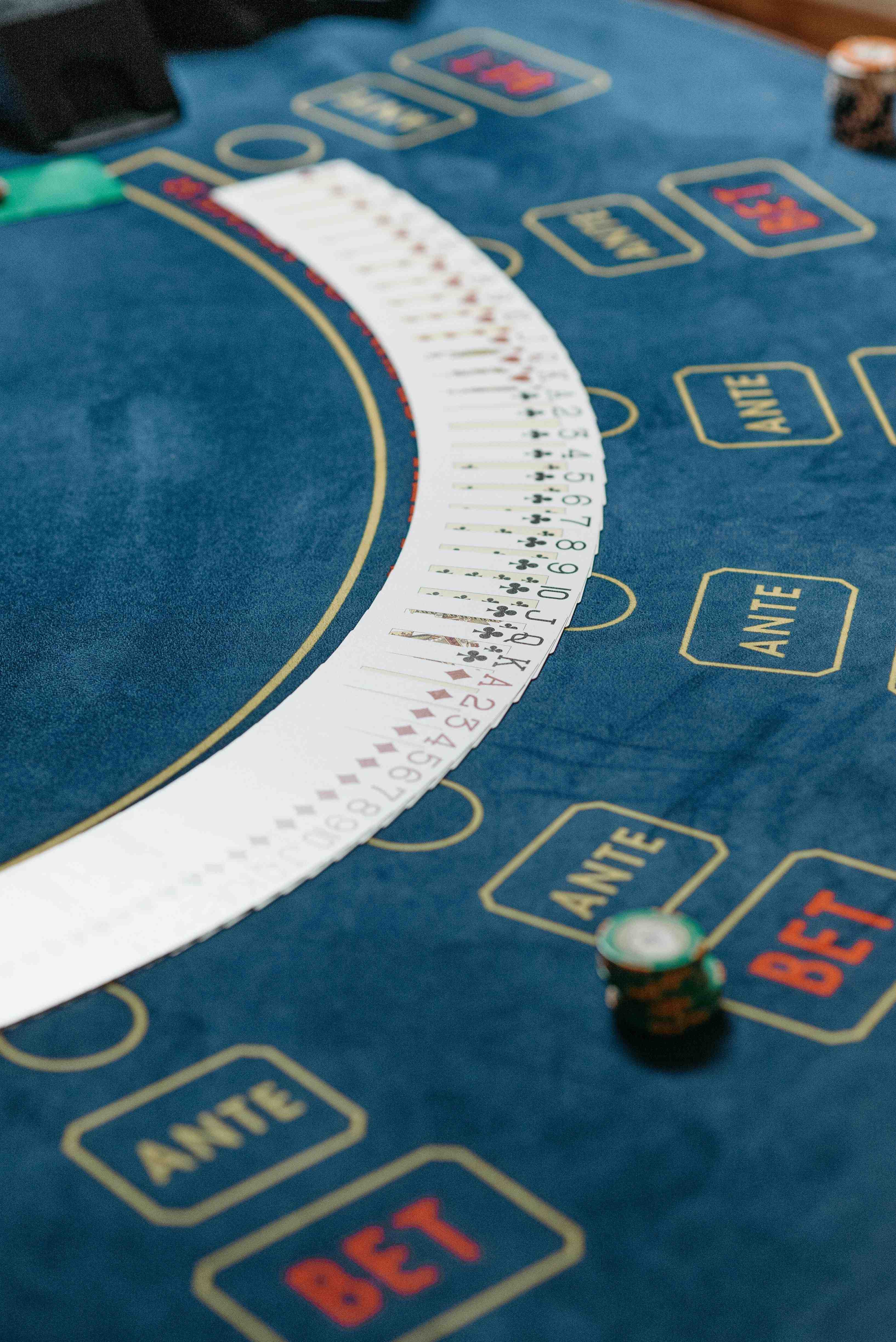 777pinas platform hero banner showing sports and casino games